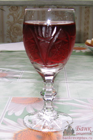 Фото вино из красной смородины