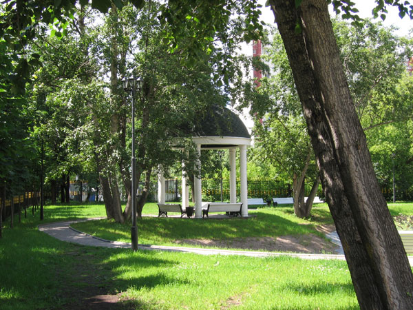Беседка в Екатерининском парке. Фото