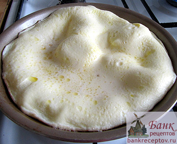 Рецепт омлета с сыром и помидорами, фото