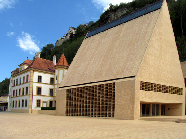 парламент Лихтенштейна, фото