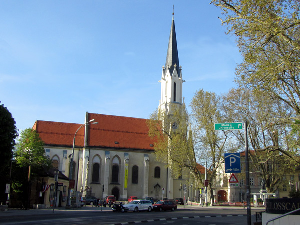 Приходская церковь девы Марии в Хитцинге. Фото