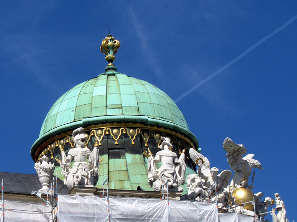Купол главного входа в Хофбург. Фото