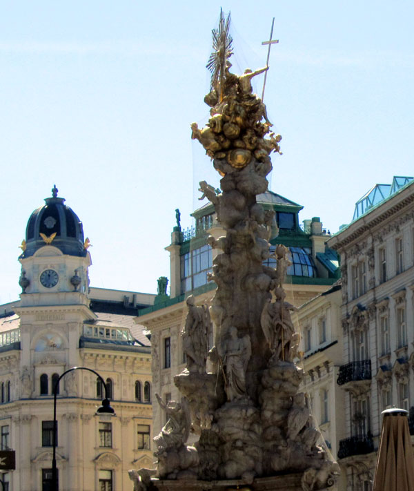 Чумная колонна в центре Вены, фото