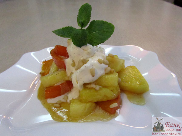 Десерт фламбе из хурмы и ананаса, рецепт, фото