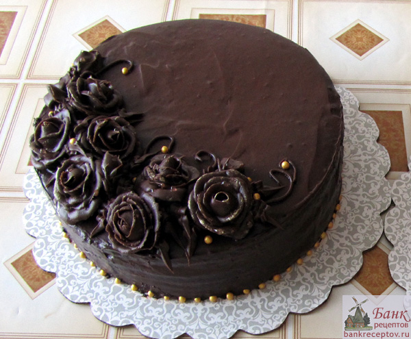 Торт шоколадный с малиной, фото