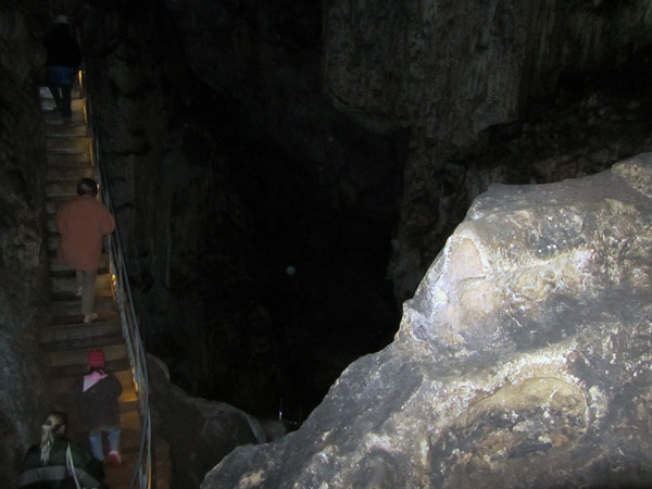 лестница в пещере, фото