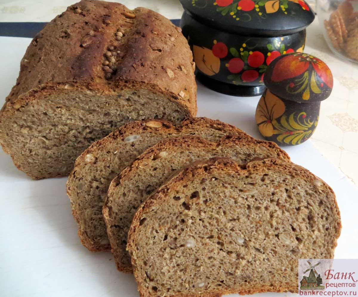 Ржаной хлеб на манке с семечками, фото