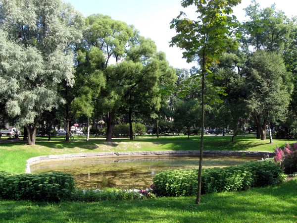 Пруд в Александровском парке, фото