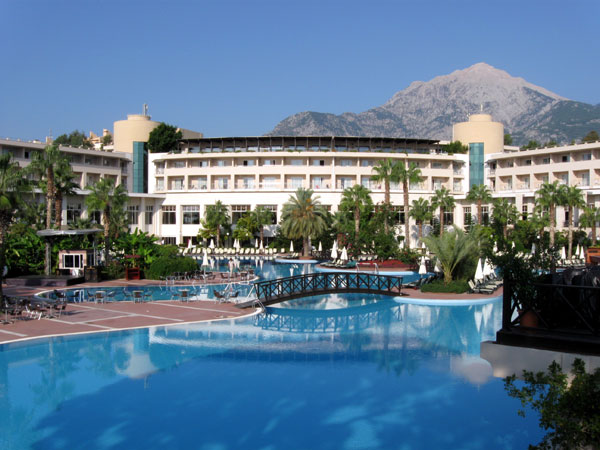 Территория отеля Риксос, Турция, фото