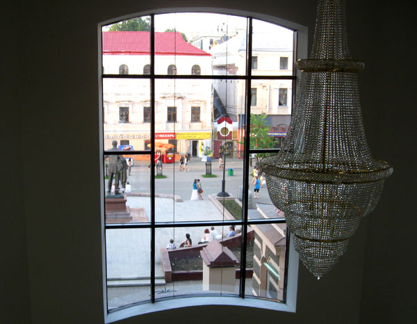 Вид из отеля на улицу Баумана, фото