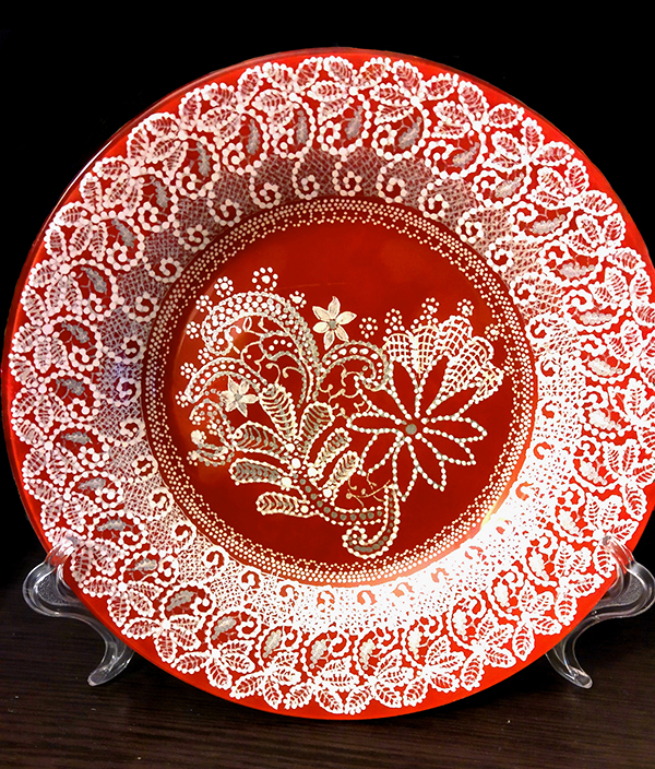 Тарелка Кружево на красном, фото
